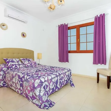 Villa Puerto Del Carmen Sleeps 6 Air Con Wifi *
